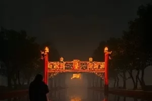 《汽水开盖声》剧照，桌面上拧开的玻璃汽水瓶